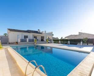 Piscina de Casa o xalet en venda en Torrevieja amb Aire condicionat, Jardí privat i Terrassa