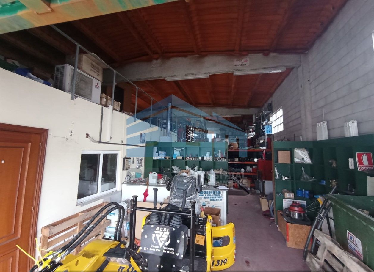 Industrial buildings to rent in Meaño