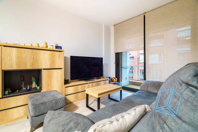 Piso en Venta en Carrer de la Mare de Déu de Port en La Marina del Port