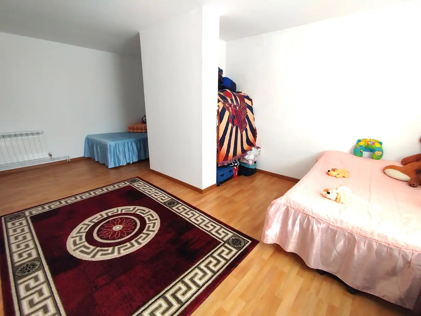 Dormitori de Casa adosada en venda en Mojados amb Calefacció, Parquet i Traster