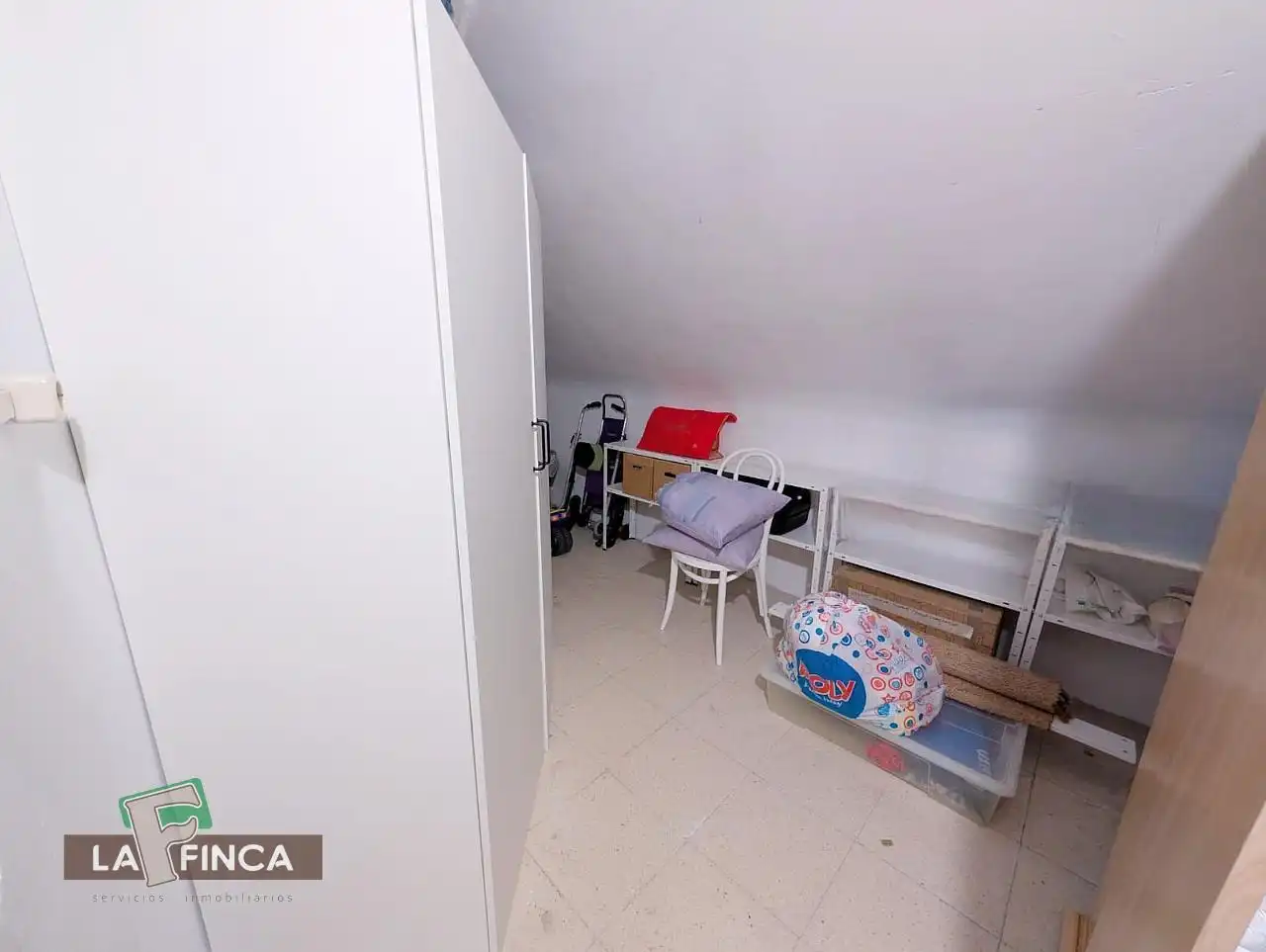 Pis en venda en Oviedo  amb Calefacció, Parquet i Traster