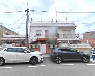 Vista exterior de Casa o xalet en venda en Castelldefels amb Aire condicionat, Terrassa i Traster