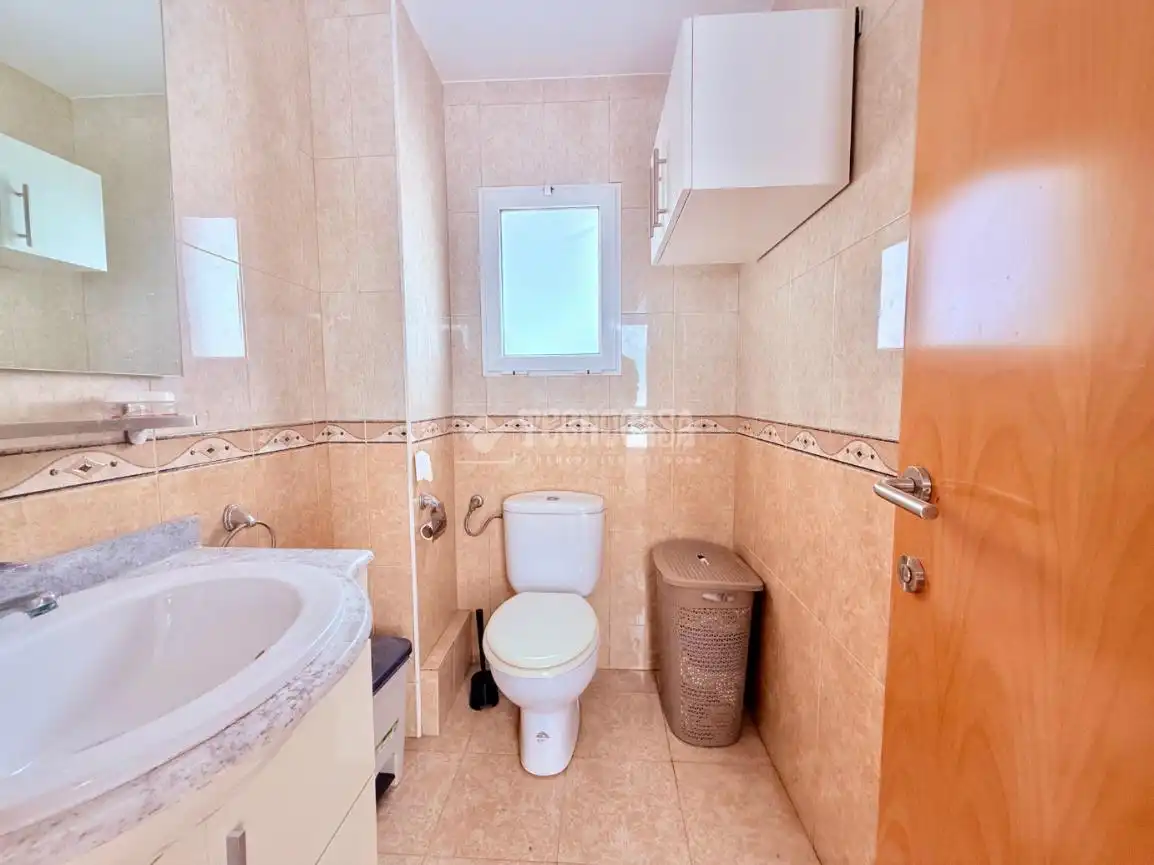 Badezimmer von Wohnung zum Verkauf in Mislata mit Klimaanlage, Möbliert und Balkon