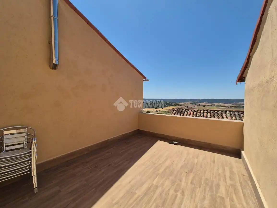 Terrasse von Einfamilien-Reihenhaus zum Verkauf in Cendejas de la Torre mit Heizung und Terrasse