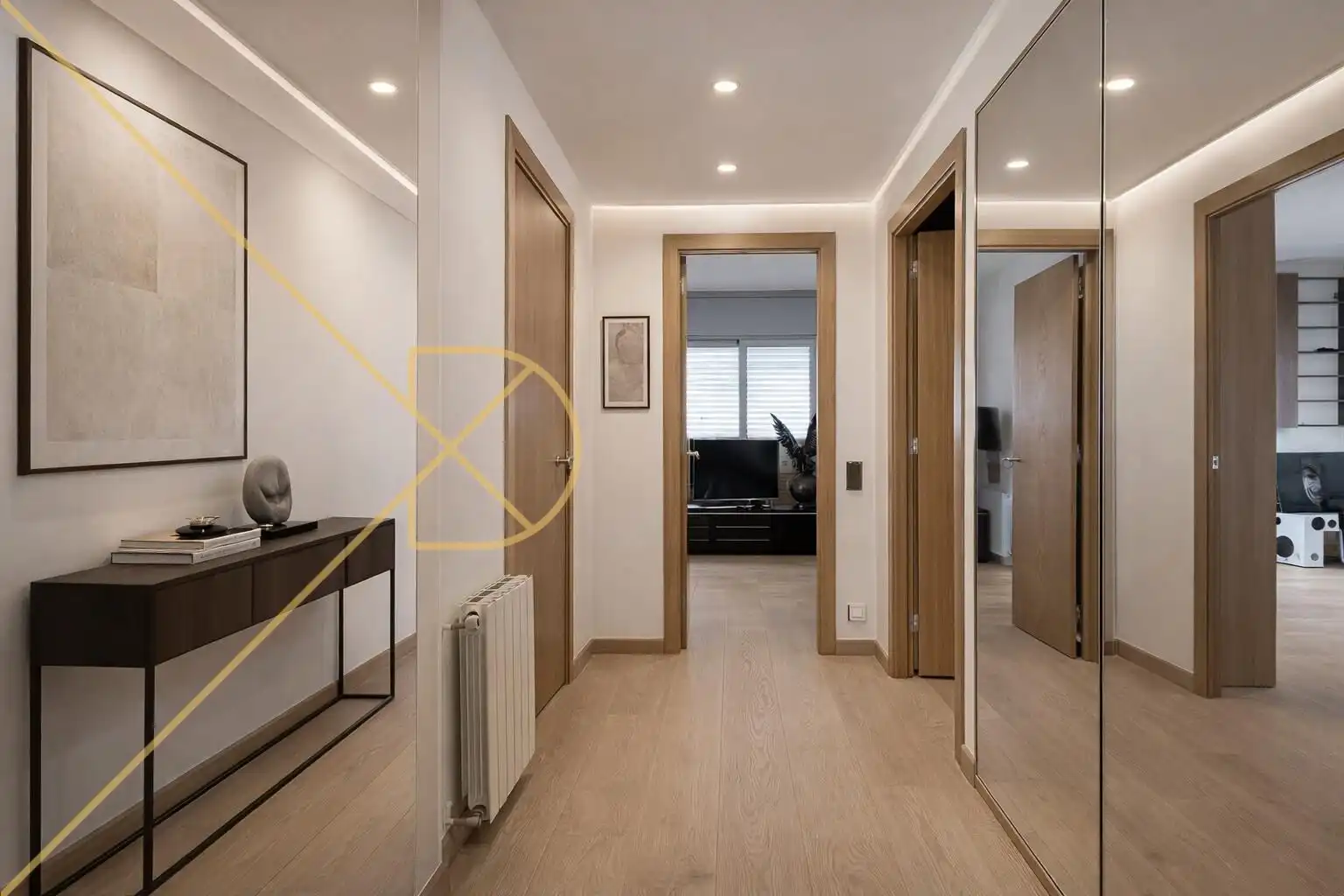 Wohnung zum Verkauf in Barcelona mit Heizung, Privatgarten und Parkett
