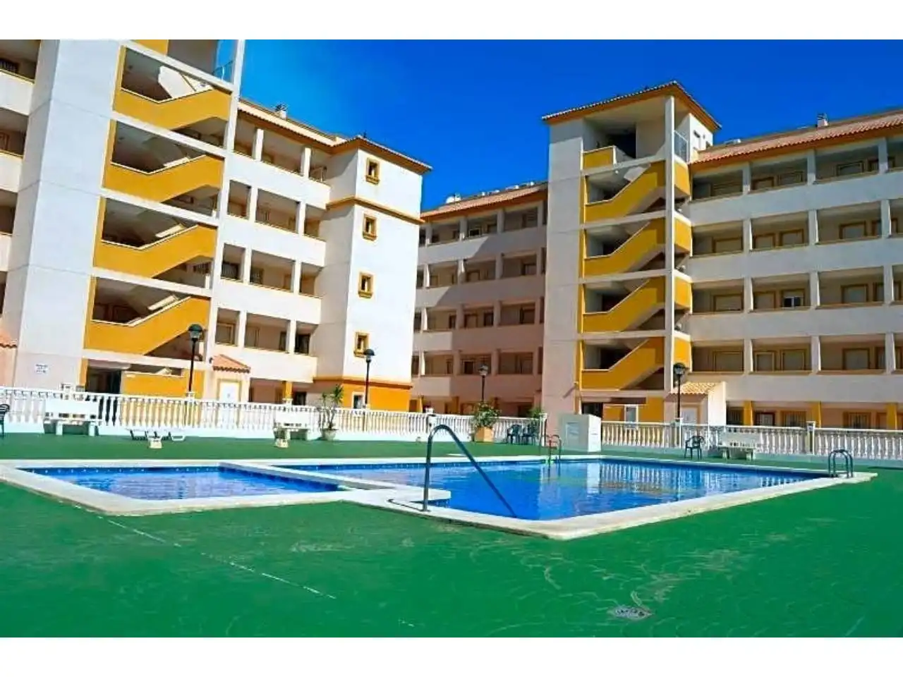 Vista exterior de Pis en venda en Cartagena amb Aire condicionat, Terrassa i Moblat