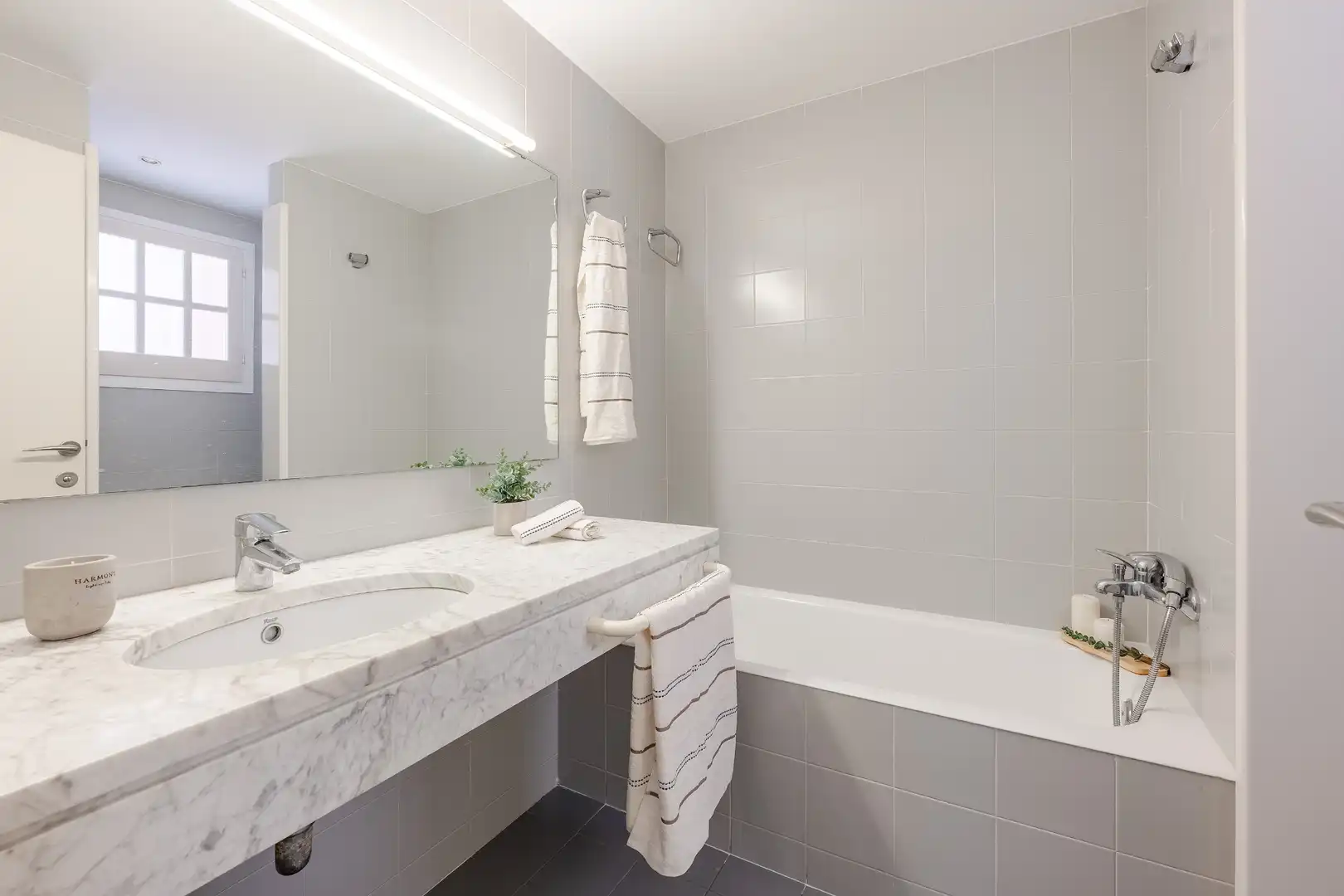 Bathroom of Flat for rent in Sant Andreu de Llavaneres  with Air Conditioner, Heating and Private garden