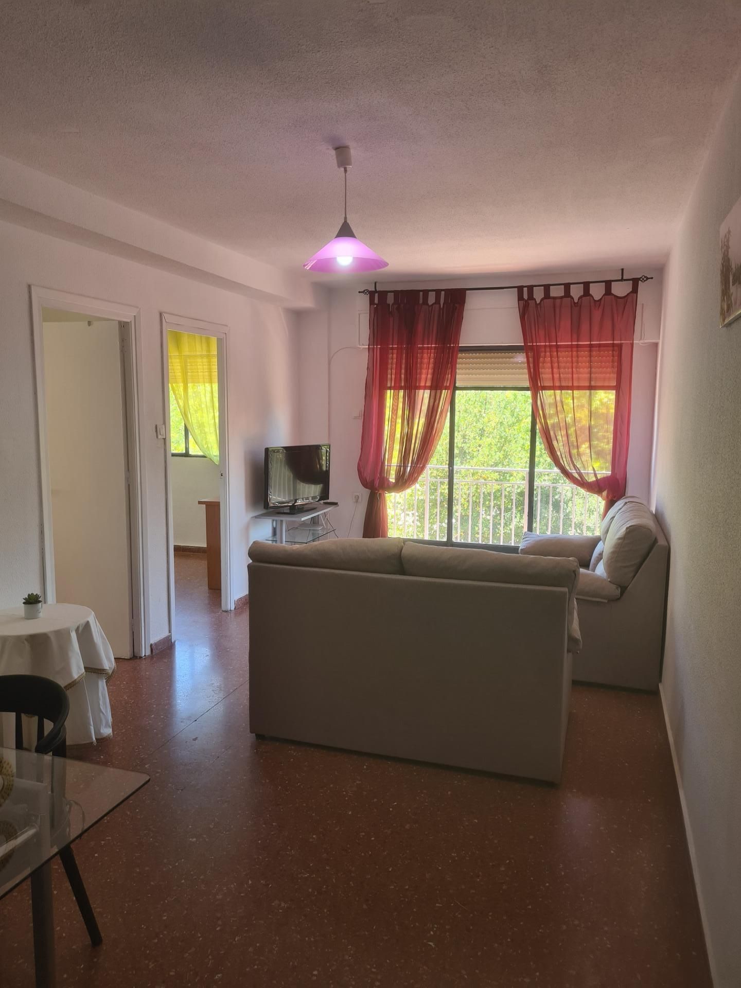 Living room of Flat to rent in  Granada Capital  with Heating, Terrace and Balcony