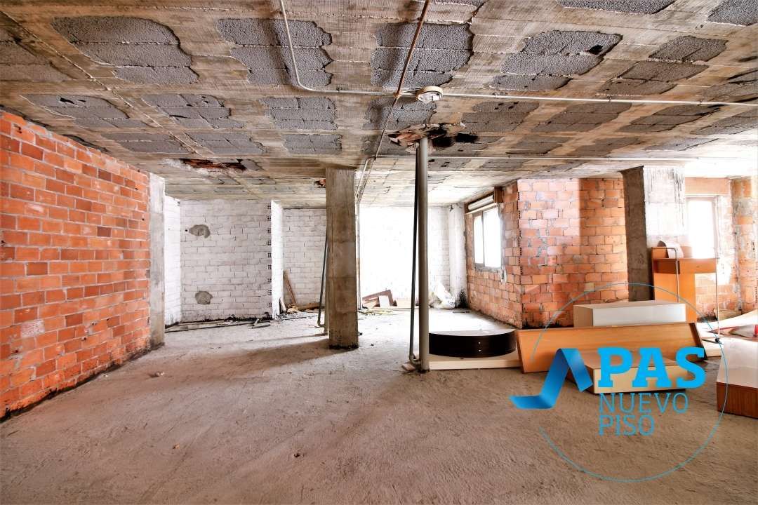 Local en venda en Santander