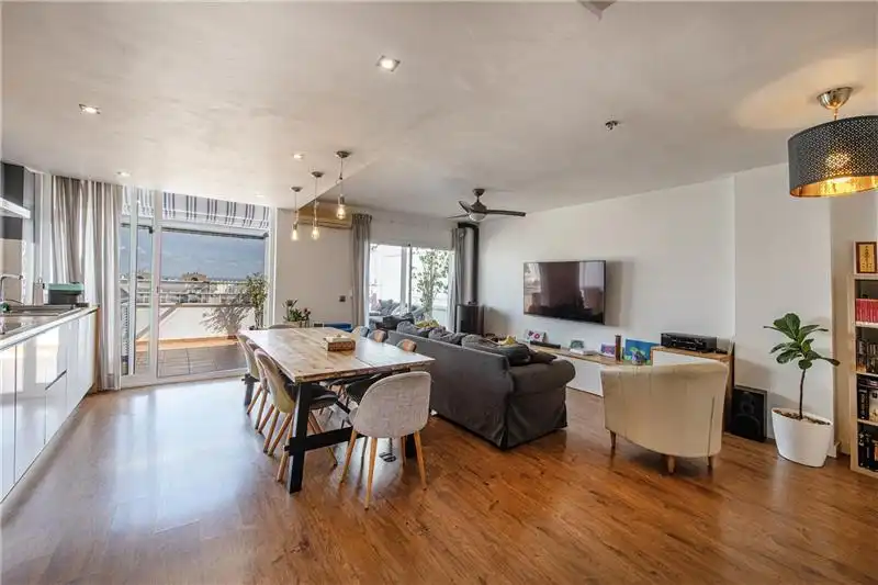 Wohnzimmer von Dachboden zum Verkauf in  Palma de Mallorca mit Klimaanlage, Terrasse und Abstellraum