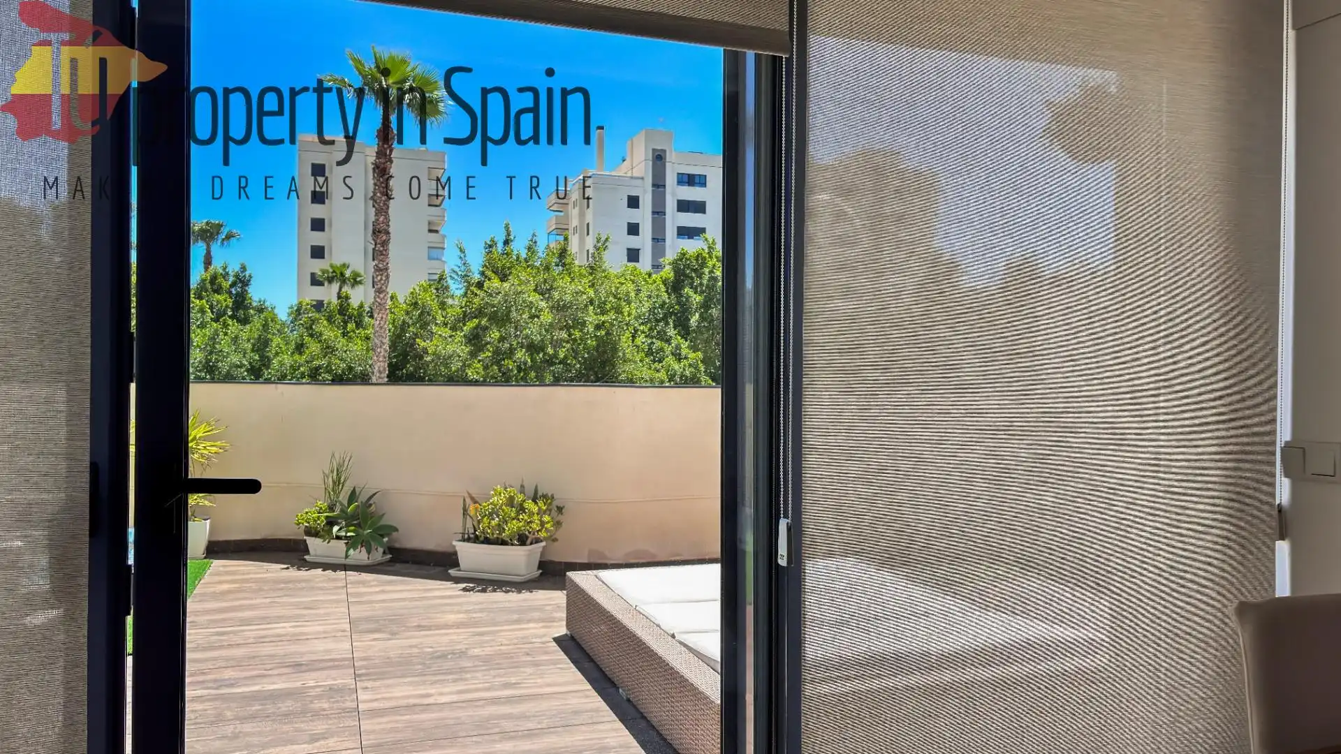 Terraza de Piso para compartir en Alicante / Alacant con Terraza, Amueblado y Piscina comunitaria