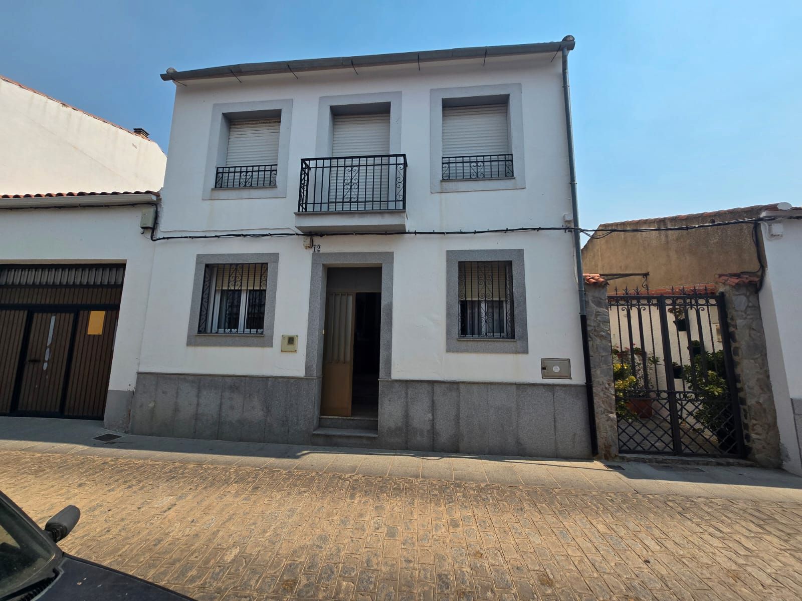 Vista exterior de Casa o xalet en venda en Villanueva del Duque amb Moblat
