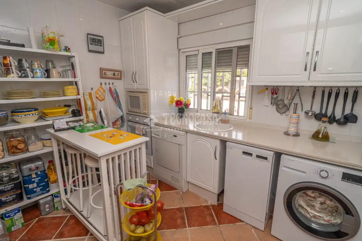 Cuina de Finca rústica en venda en Linares amb Aire condicionat, Terrassa i Traster