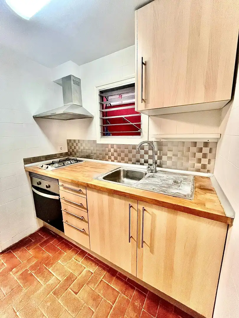 Cocina de Piso de alquiler en Barcelona con Calefacción, Jardín privado y Amueblado