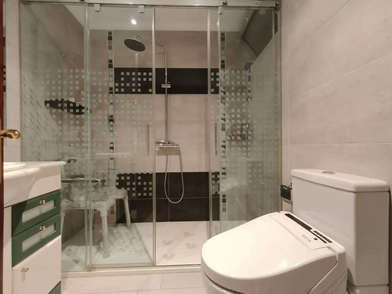 Bathroom of Flat for sale in Bilbao   with Heating and Balcony