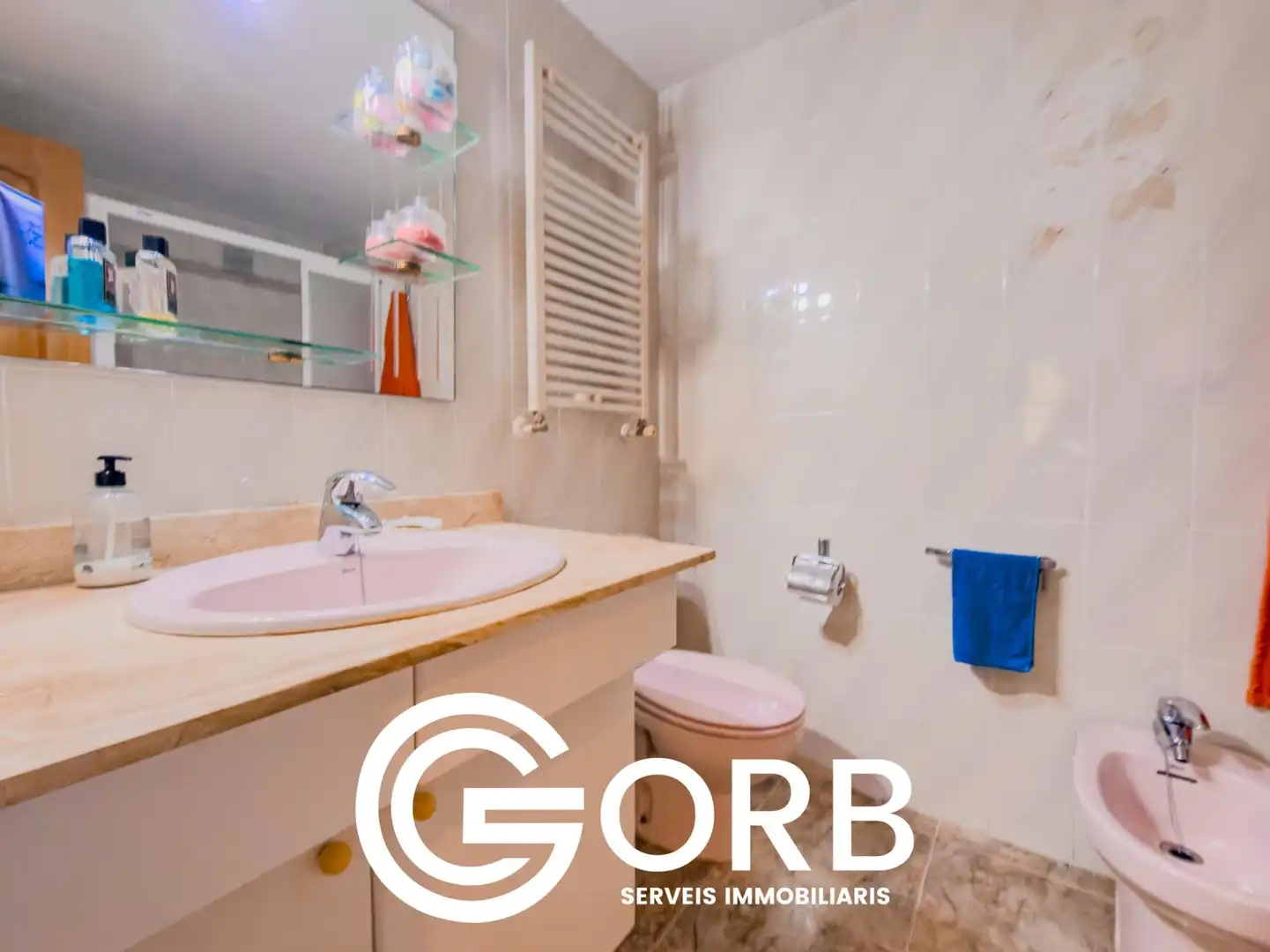 Badezimmer von Wohnung zum Verkauf in Mataró mit Klimaanlage, Heizung und Terrasse