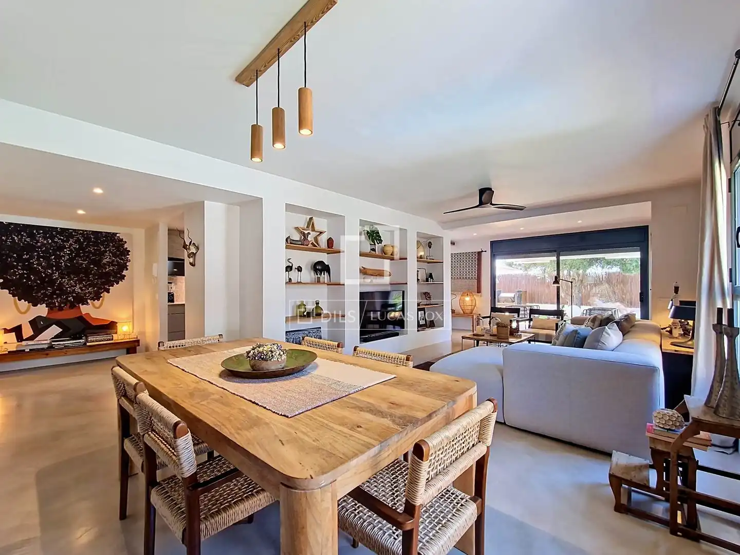 Sala d'estar de Casa o xalet en venda en Calafell amb Aire condicionat, Calefacció i Jardí privat