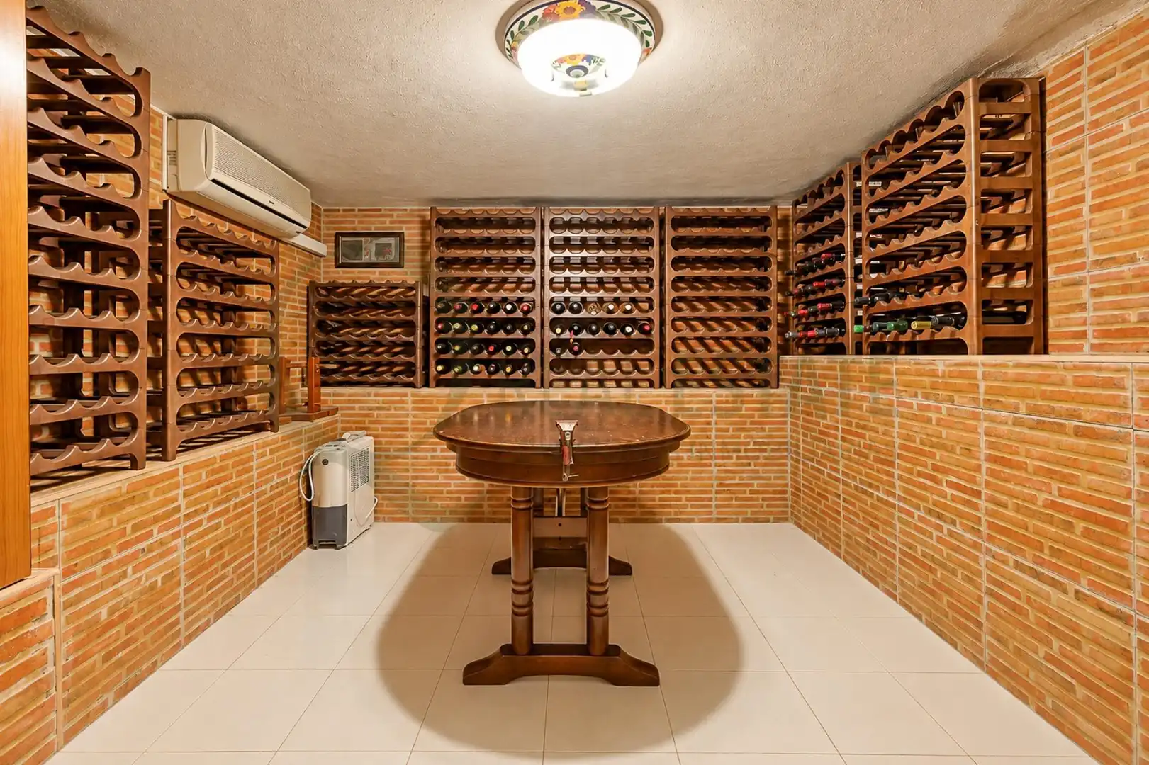Haus oder Chalet zum Verkauf in Alicante / Alacant mit Klimaanlage, Heizung und Privatgarten