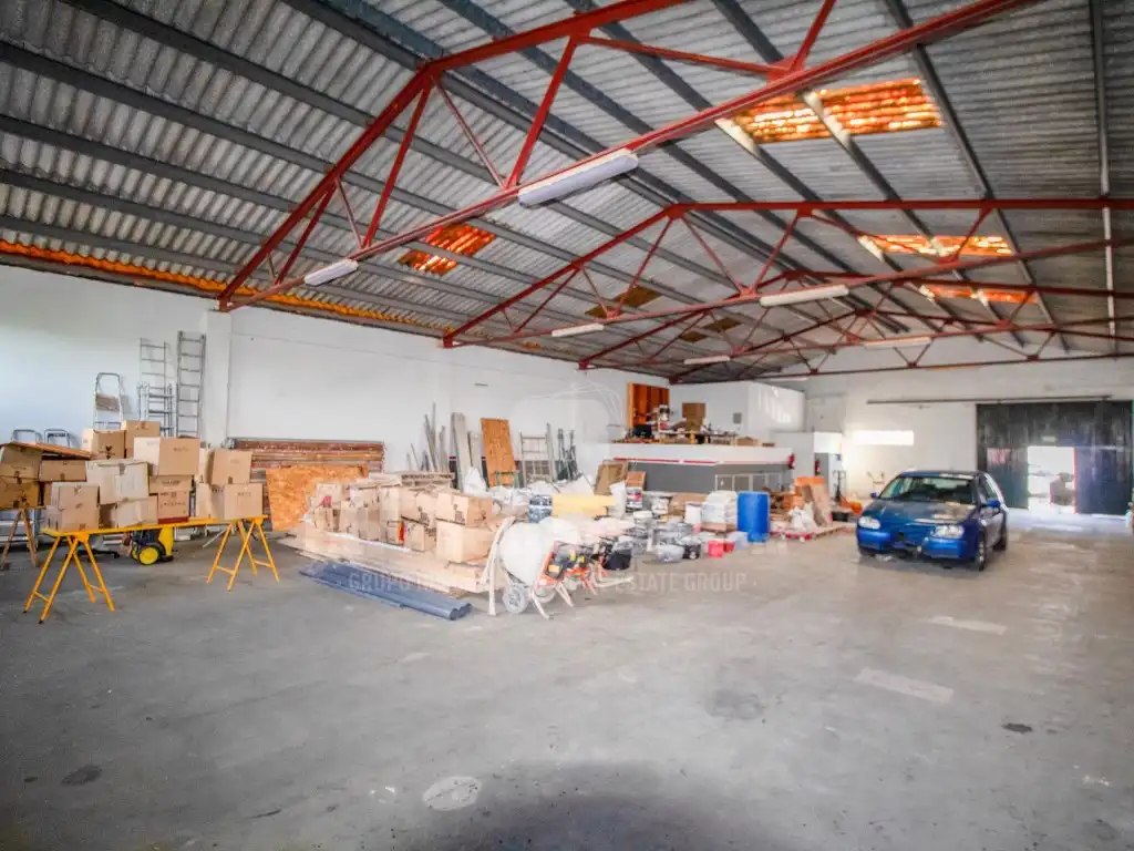 Nau industrial en venda en Es Castell