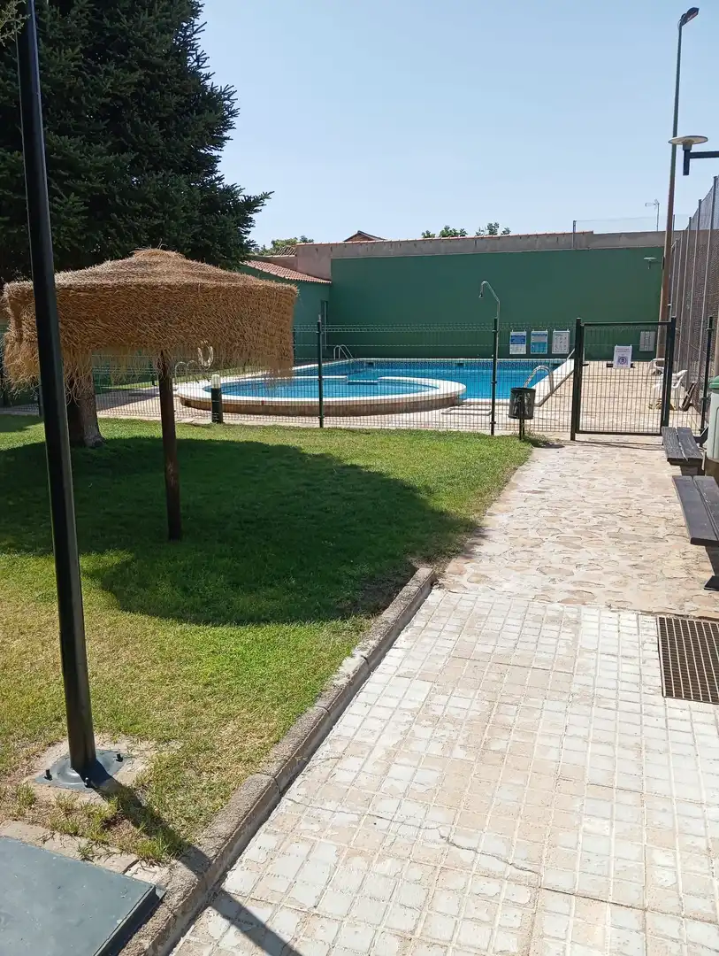 Piscina de Casa o chalet en venta en Torralba de Calatrava con Aire acondicionado, Calefacción y Trastero