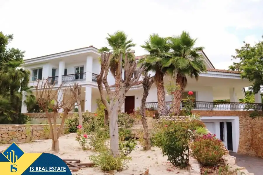 Vista exterior de Casa o xalet en venda en Alicante / Alacant amb Terrassa, Moblat i Piscina comunitària