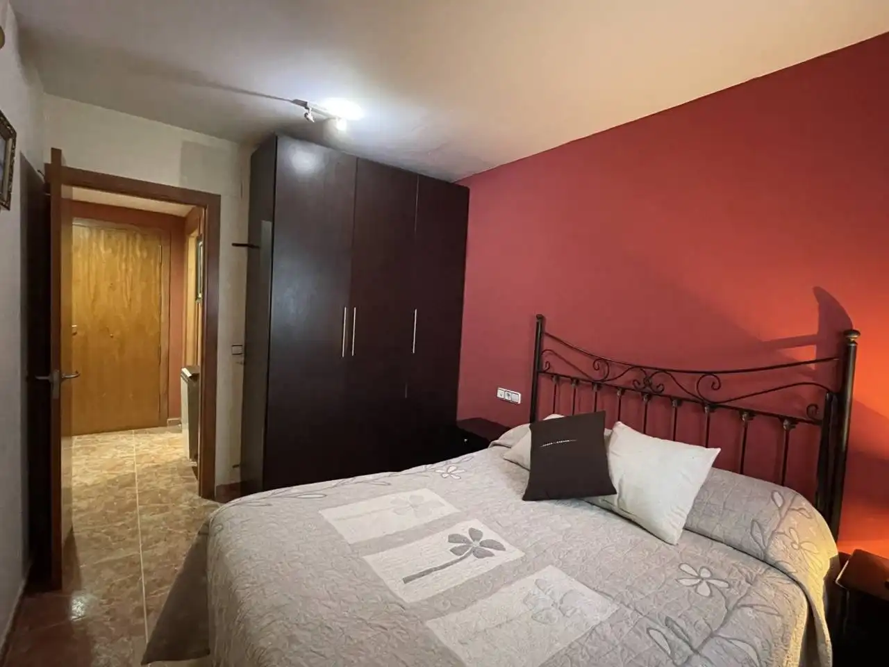Habitación de Piso en venta en Olot con Calefacción, Terraza y Balcón