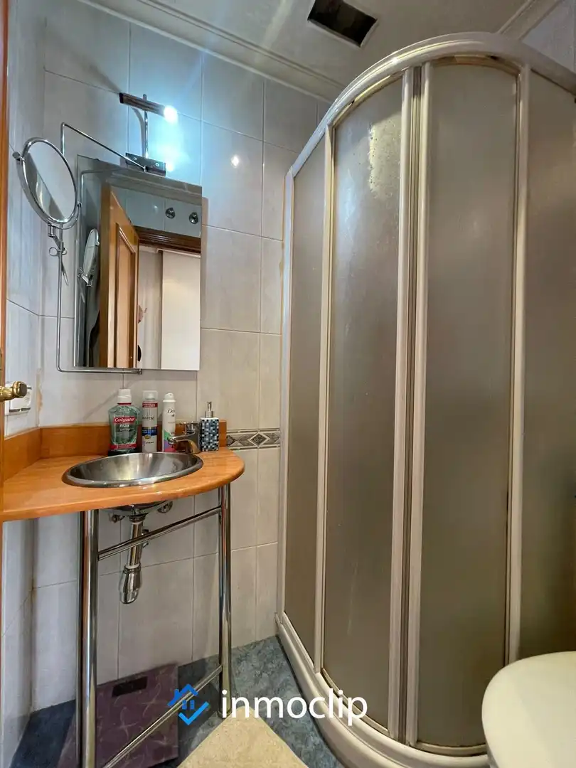 Baño de Ático en venta en Salamanca con Calefacción y Terraza