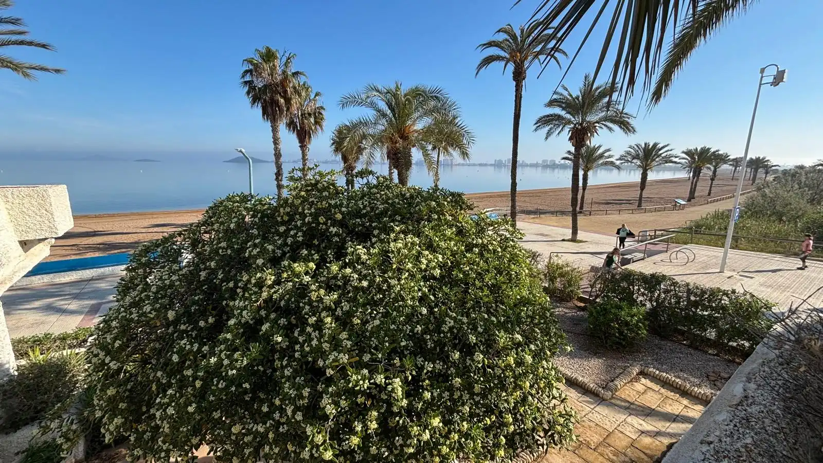 Einfamilien-Reihenhaus zum Verkauf in Cartagena mit Klimaanlage, Privatgarten und Terrasse