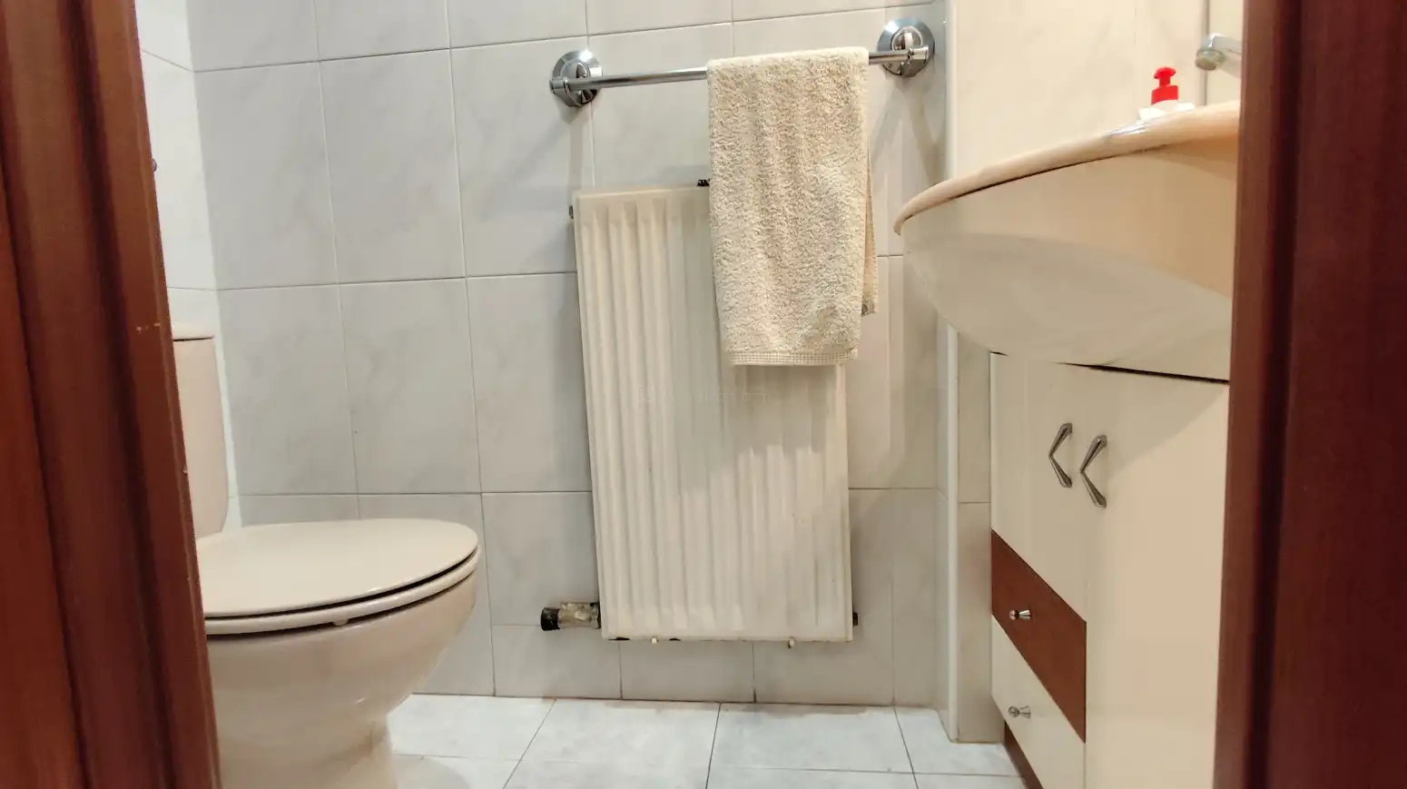Bathroom of Houses for sale in  Logroño  with Air Conditioner, Heating and Parquet flooring