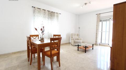 Foto 3 de Piso de alquiler en  Amorios, Colores -  Entreparques,  Sevilla Capital