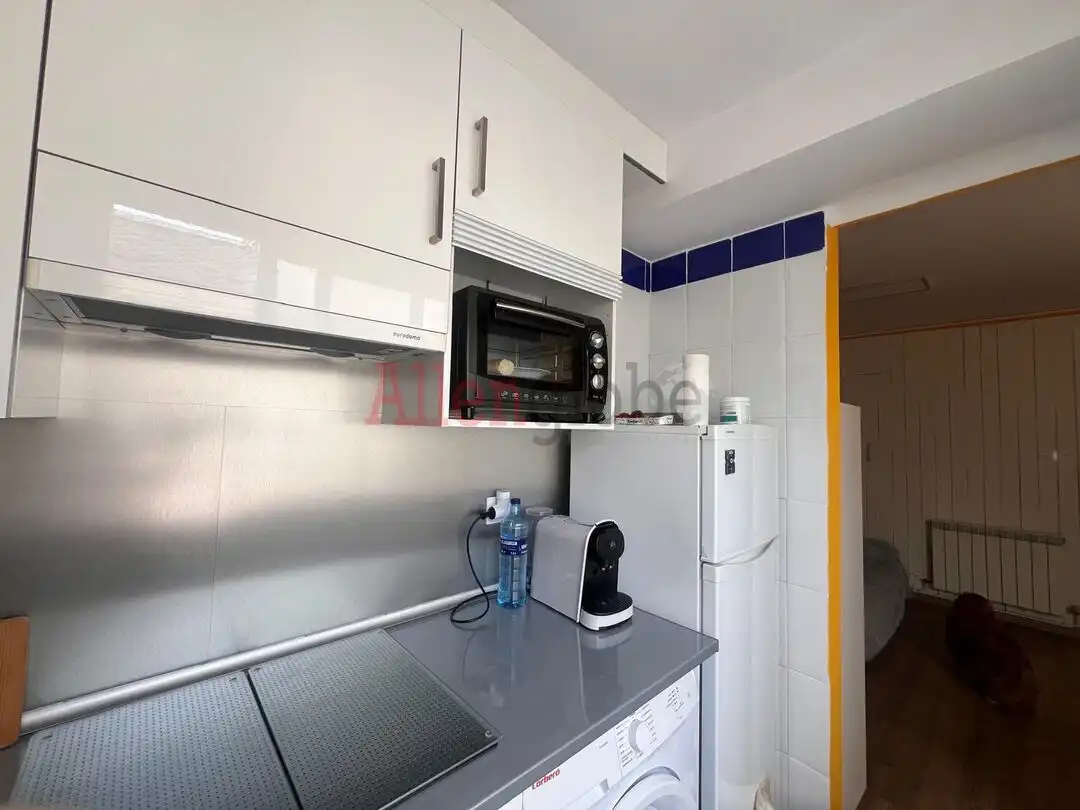 Cocina de Apartamento en venta en Oviedo  con Calefacción