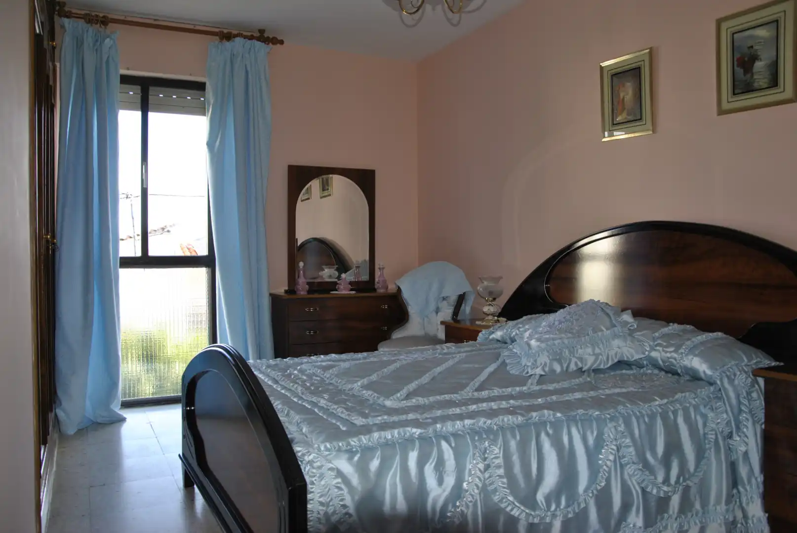 Habitación de Casa adosada en venta en Alagón del Río con Aire acondicionado, Calefacción y Jardín privado