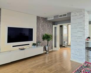 Sala d'estar de Àtic en venda en Torremolinos amb Aire condicionat, Calefacció i Jardí privat