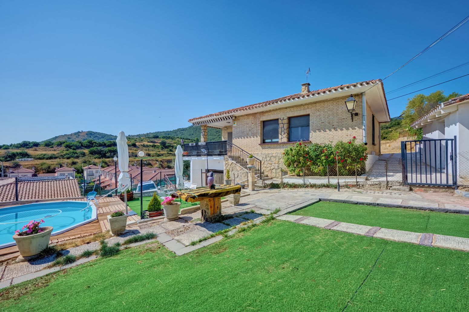 Vista exterior de Casa o xalet en venda en Aberin amb Calefacció, Parquet i Terrassa