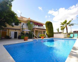 Piscina de Casa o xalet en venda en Torrevieja amb Calefacció, Jardí privat i Terrassa