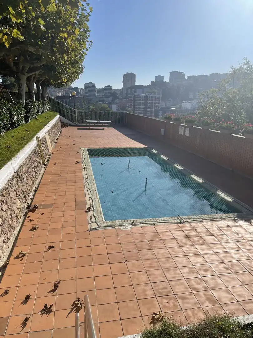 Piscina de Casa o chalet en venta en Donostia - San Sebastián  con Aire acondicionado, Calefacción y Jardín privado