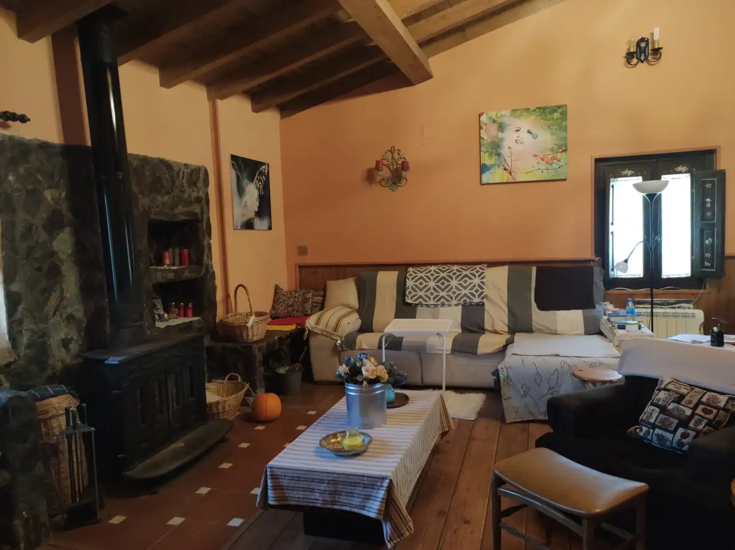 Sala de estar de Casa o chalet en venta en Cabrero con Calefacción, Jardín privado y Piscina