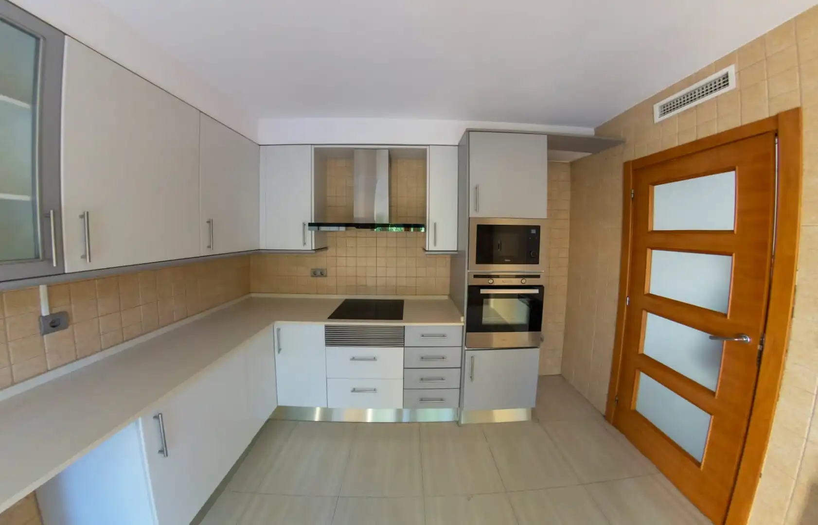 Casa aparellada amb terrassa en venda a Carrer d'Escornalbou 14, imagen 14