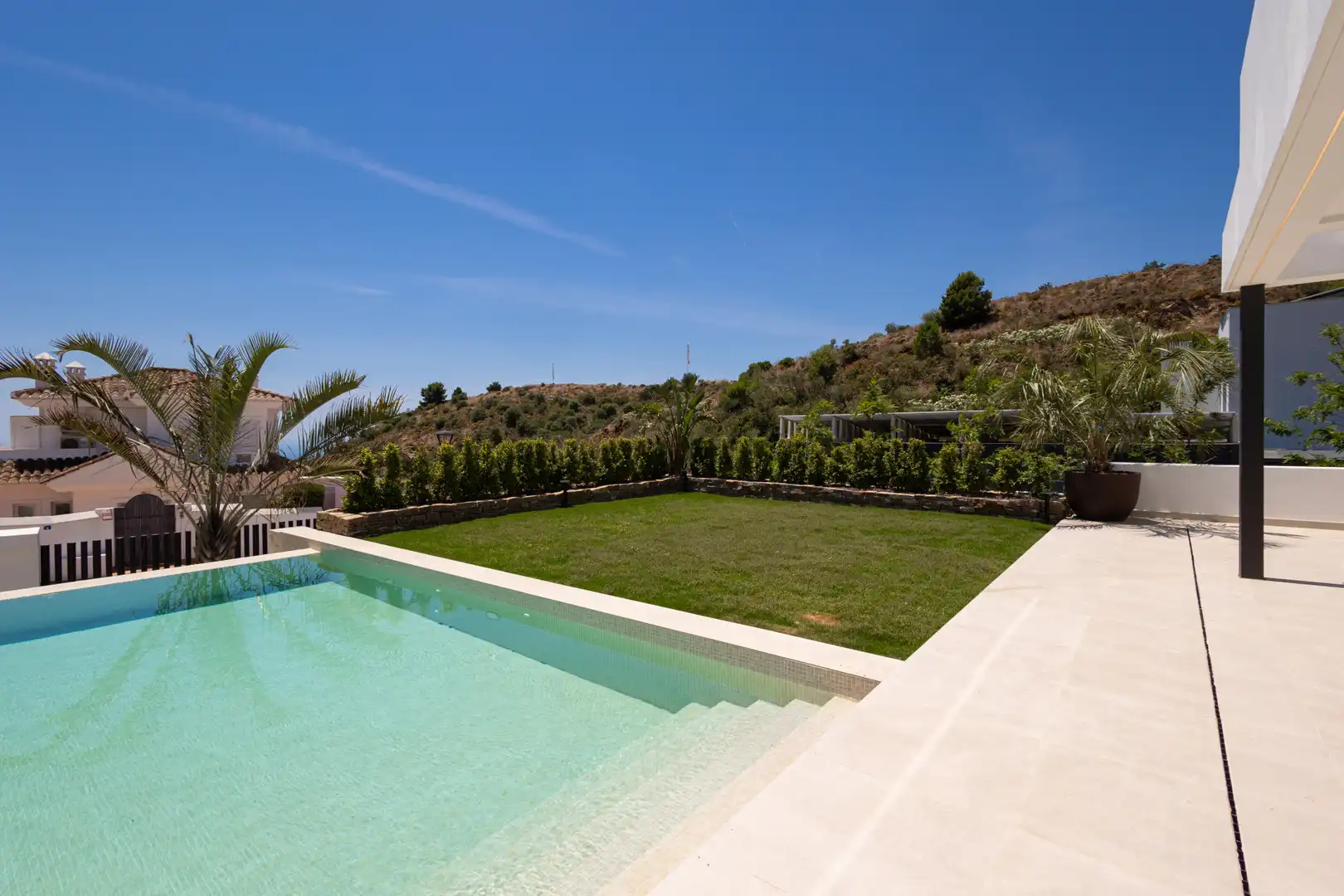 Casa con piscina en venta en El Faro de Calaburra - Chaparral, imagen 2