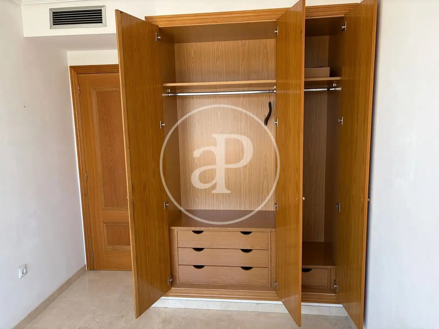 Habitación de Piso de alquiler en Valencia con Aire acondicionado, Calefacción y Jardín privado