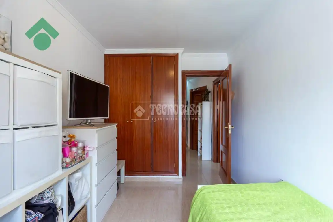 Dormitori de Casa adosada en venda en Vélez-Málaga amb Aire condicionat, Terrassa i Piscina comunitària