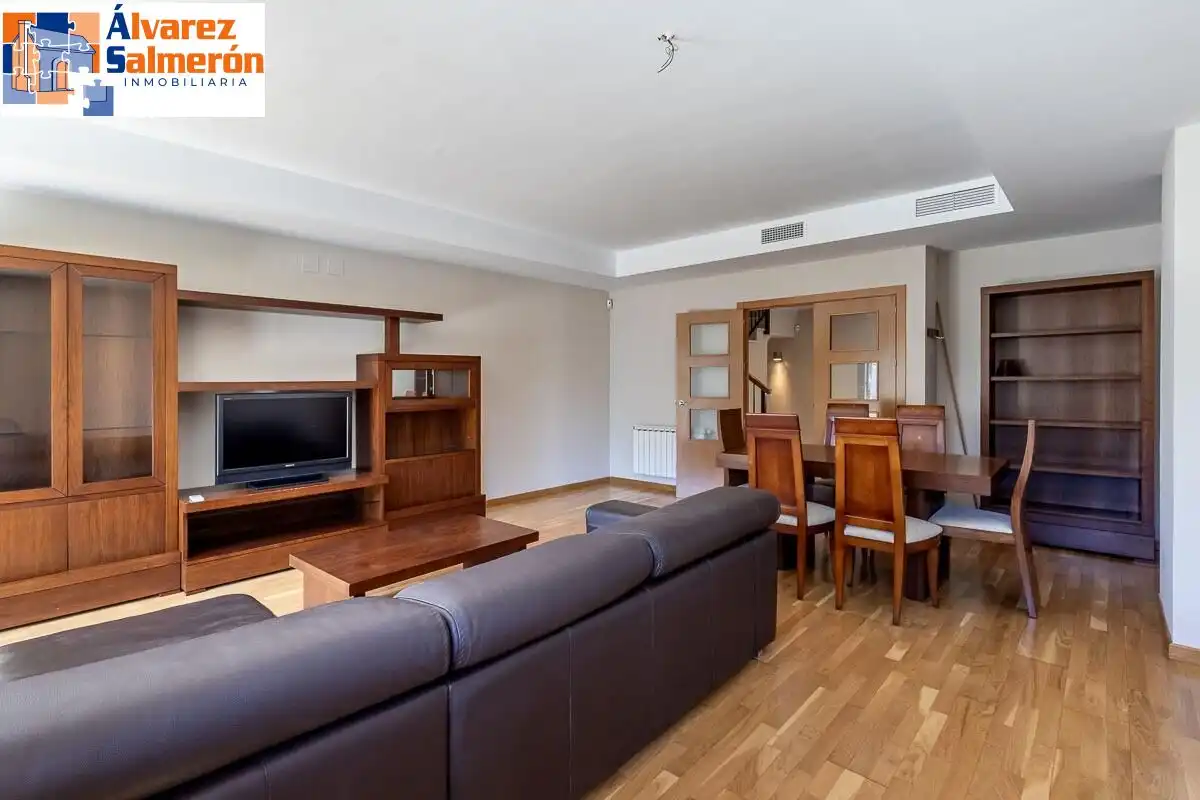 Sala de estar de Casa o chalet en venta en Albolote con Aire acondicionado, Calefacción y Jardín privado