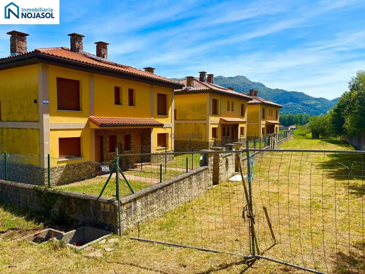 Exterior view of Buildings for sale in Ruesga