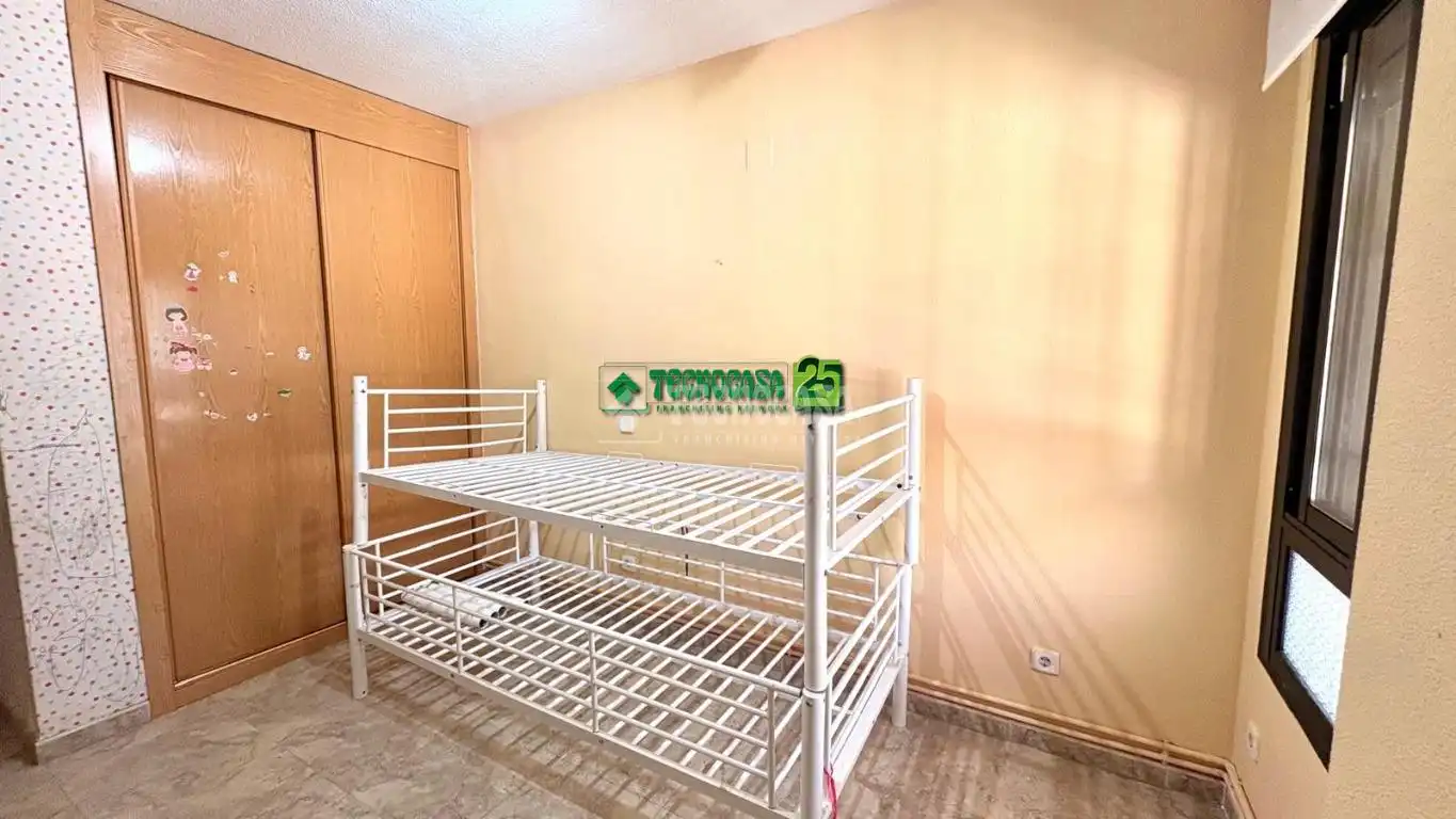 Habitación de Piso en venta en Yuncler con Aire acondicionado y Calefacción
