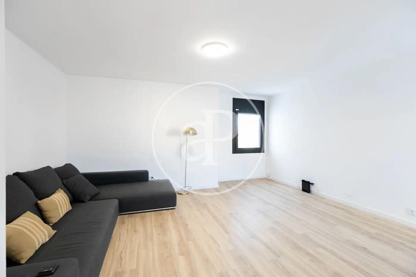 Sala d'estar de Casa o xalet en venda en Esplugues de Llobregat amb Calefacció, Jardí privat i Terrassa