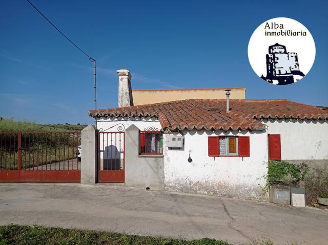 Casa-chalet en Venta en Calle Larras, 17 en Horcajo Medianero
