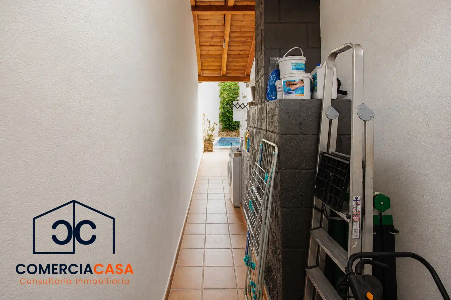Casa o chalet en venta en Jun con Calefacción, Trastero y Piscina