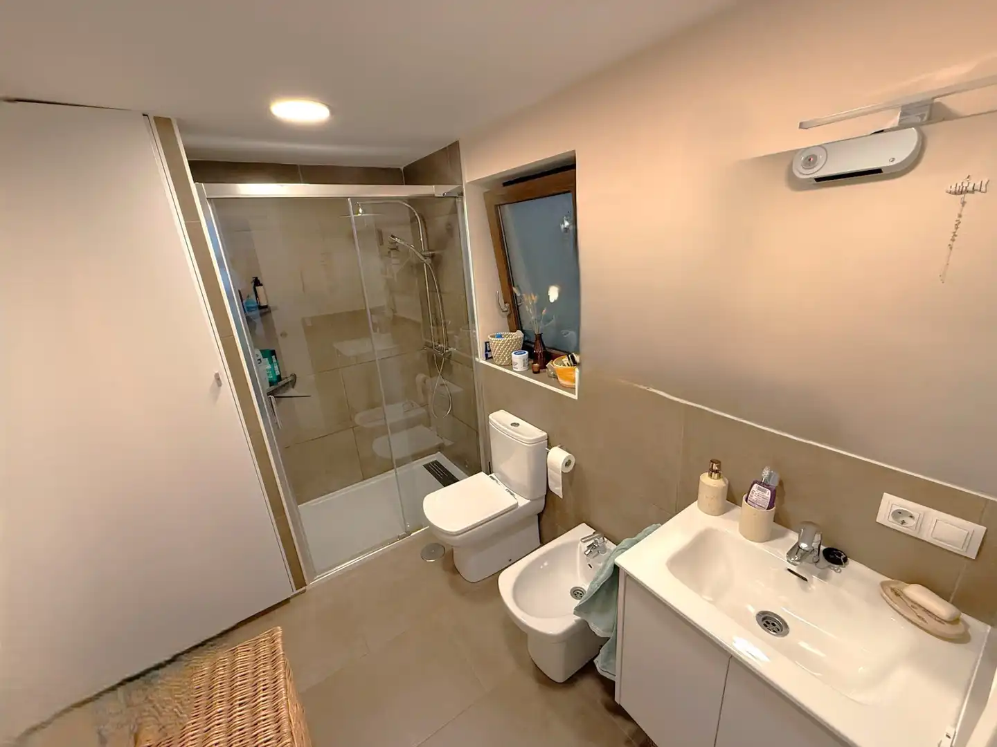 Baño de Apartamento en venta en Estepona con Aire acondicionado, Terraza y Piscina