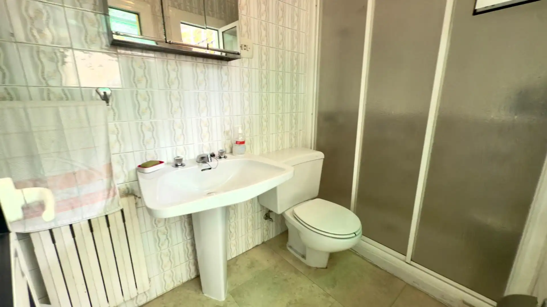 Bathroom of Houses for sale in Ourense Capital   with Private garden, Terrace and Furnished