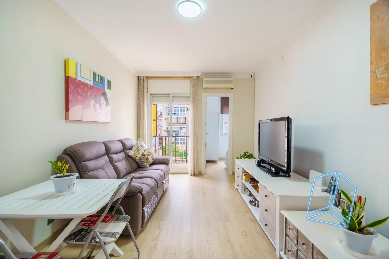 Sala de estar de Piso en venta en L'Hospitalet de Llobregat con Balcón